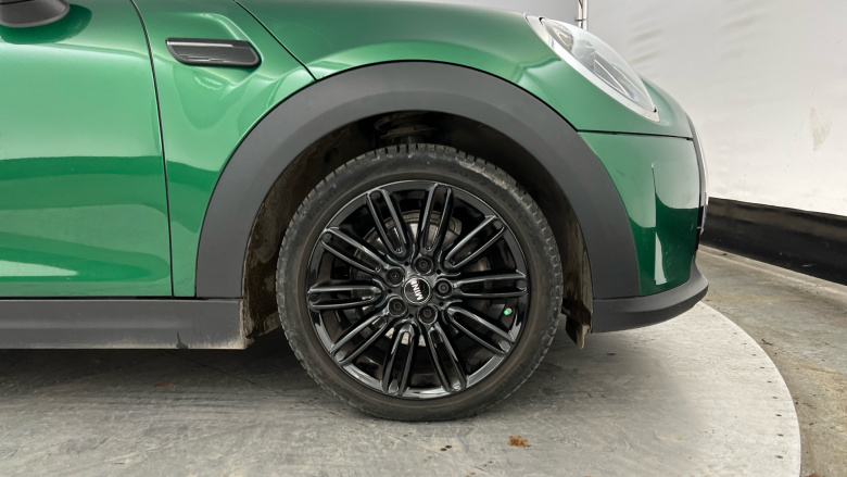 MINI Hatchback 1.5 Cooper Exclusive 3dr Auto Petrol Hatchback